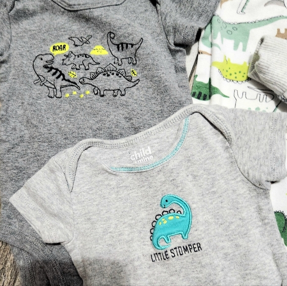 3M Dino Lot- 3 pants, 6 onesies Sweater&Sleeper - Picture 8 of 12